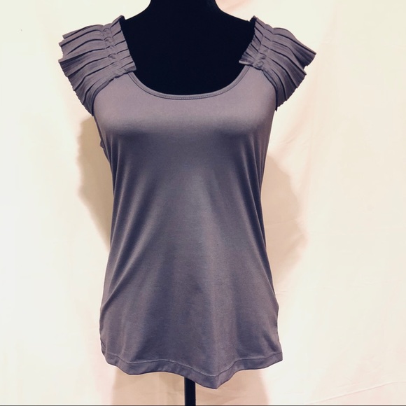 Beautiful Banana Republic Top! - Picture 4 of 4